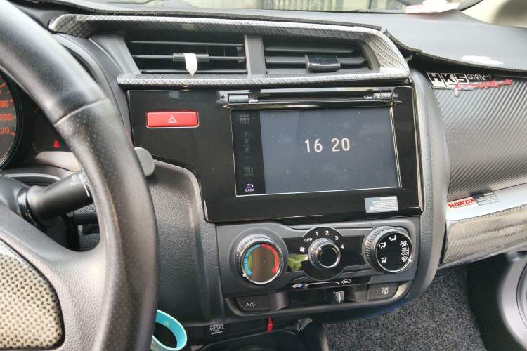 Used Honda Fit 2014 1.5L SE CVT Fashion Model Audio And AC Panel