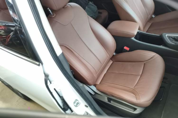 Used Buick GL6 2019 18T 6-Seater Connected Luxury Version China VI Standard