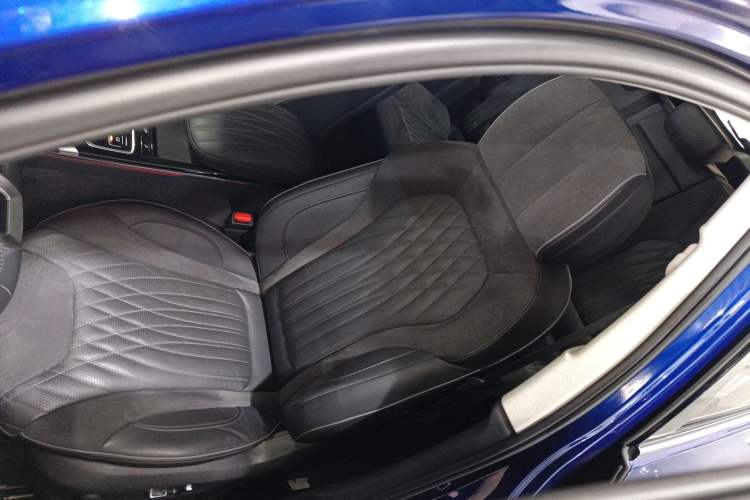 Used Hongqi HS5 2022 Revised Version 2.0T Smart Connect Flagship Edition
