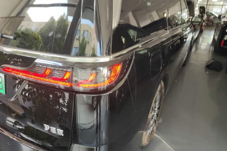 Used VOYAH Dream 2025 PHEV Four-Wheel Drive Excellence Kunpeng Edition