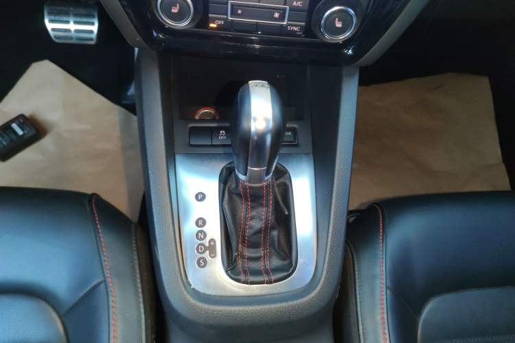 Used Volkswagen Sagitar 2013 2.0 TSI GLI
