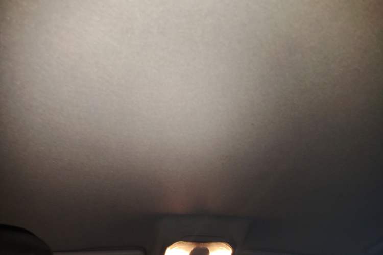 Used SAIC MAXUS T60 2017 2.8T Diesel Manual 4x4 High-Ride Comfort Edition Long Wheelbase China V Standard