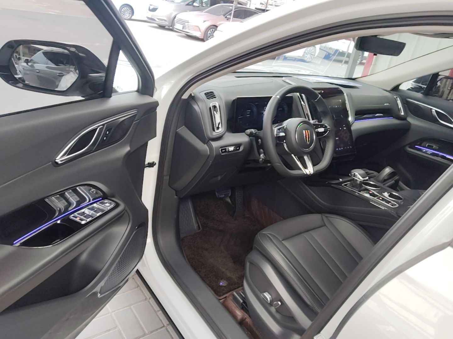 Hongqi HS3 2023 1.5T Two-Wheel Drive Shanwei Edition — снимка 18