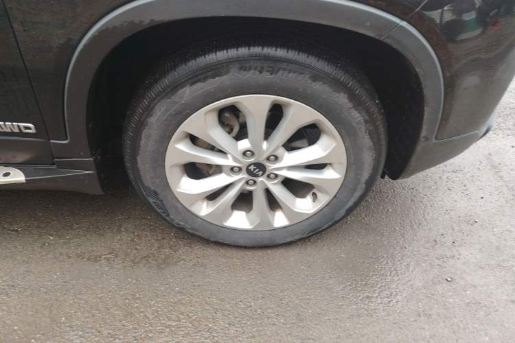 Used Kia Sorento 2013 2.2T 7-seat Diesel Luxury Edition Right Front Wheel Hub