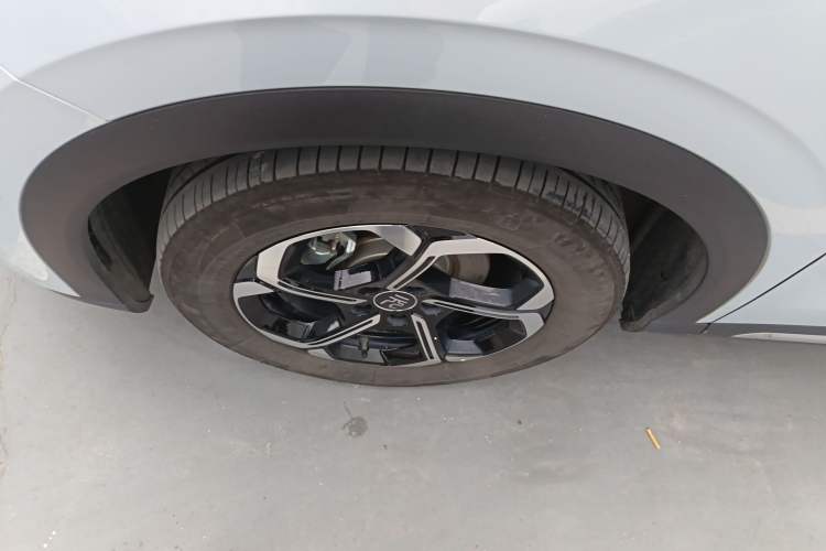 Used BYD Yuan PLUS 2025 Intelligent Driving Version 510 km Leading Edition Left Front Wheel Hub