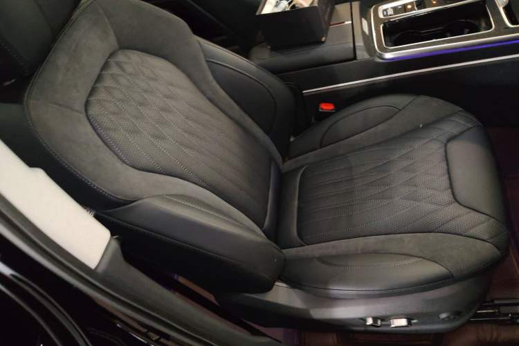 Used Hongqi HS5 2023 2.0T Qixiang Pro Edition
