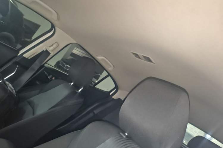 Used Mazda 3 Axela 2014 Hatchback 1.5L Manual Comfort Model
