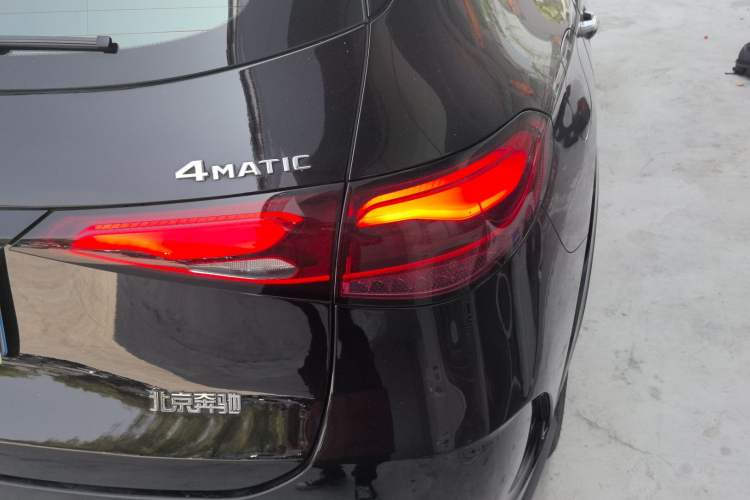 Used Mercedes-Benz GLC 2024 GLC 260 L 4MATIC Luxury Model 5 Seats
