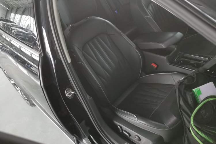 Used Volkswagen Passat 2023 330TSI Starry Luxury Edition Right Front Seat