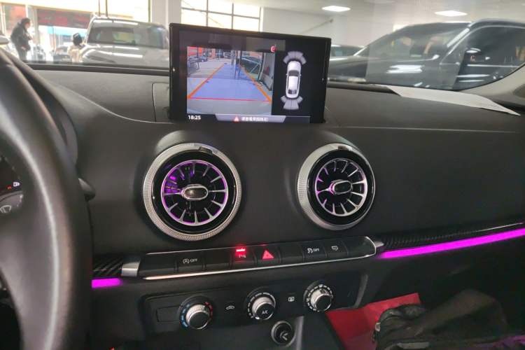 Used Audi A3 2020 Limousine 35 TFSI Fashion Edition China VI Emission Standard Audio And AC Panel