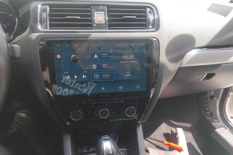 Used Volkswagen Sagitar 2018 280TSI DSG Comfort Model Audio And AC Panel