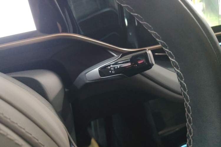 Used Hongqi EH7 2024 690 Pro Gear Lever
