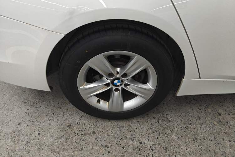 Used BMW 3 Series 2015 320i Luxury Line Stylish Edition
