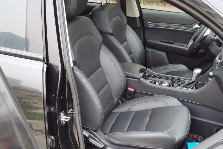 Used Zotye T600 Coupe 2017 1.5T Automatic Luxury Model Right Front Seat