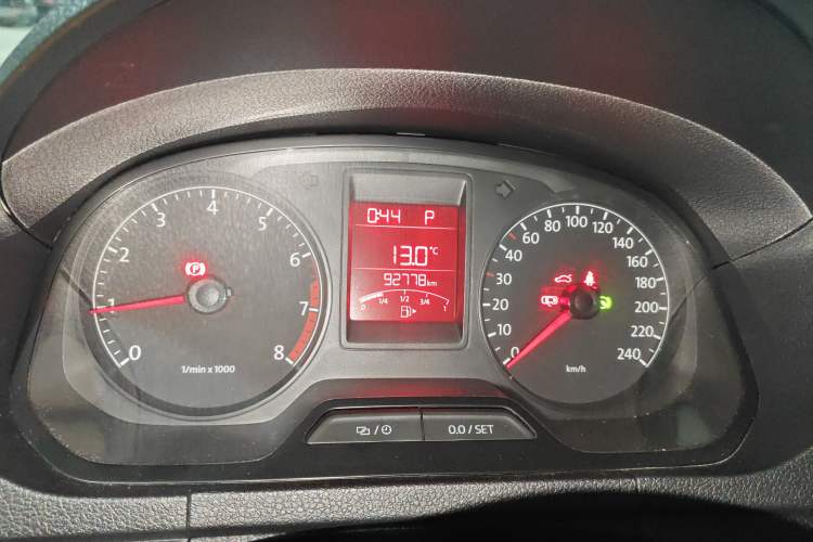 Used Volkswagen Jetta 2015 1.6L Automatic Fashion Model
