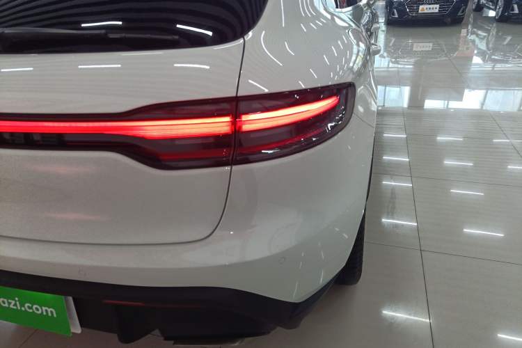 Used Porsche Macan 2022 Macan 2.0T Right Rear Taillight