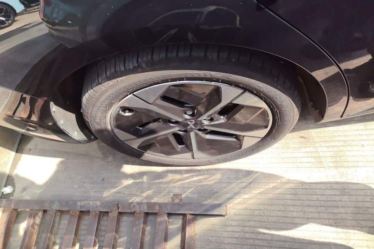 Used XPeng MONA M03 2024 620 with Ultra-Long Range Right Rear Wheel Hub