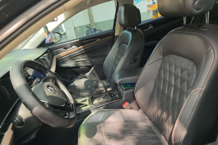 Used Volkswagen Passat 2019 330TSI Luxury Edition China VI Standard
