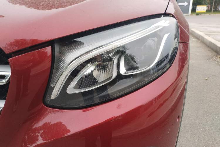 Used Mercedes-Benz GLC 2016 GLC 260 4MATIC Luxury Model