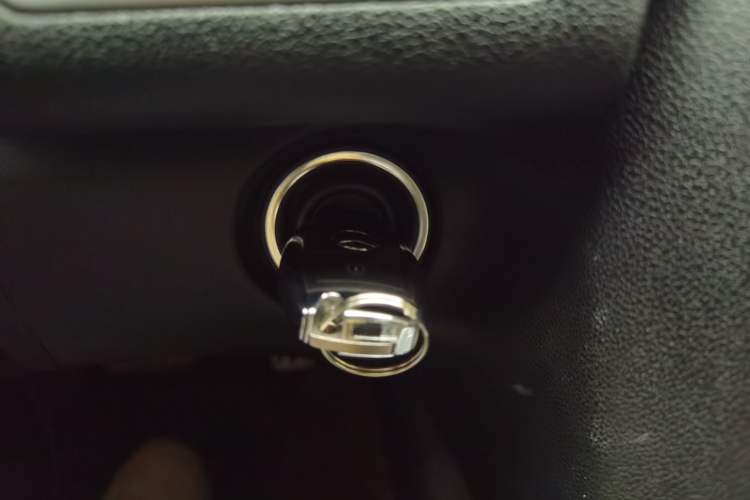 Used Mercedes-Benz R-Class 2014 R 320 4MATIC Business Model