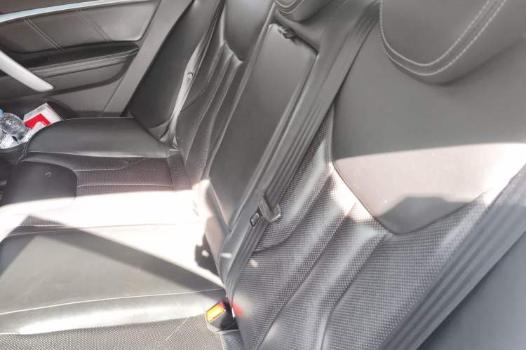 Used Geely Auto Emgrand 2017 Sedan Million Edition 1.3T CVT Upward Version Left Rear Seat