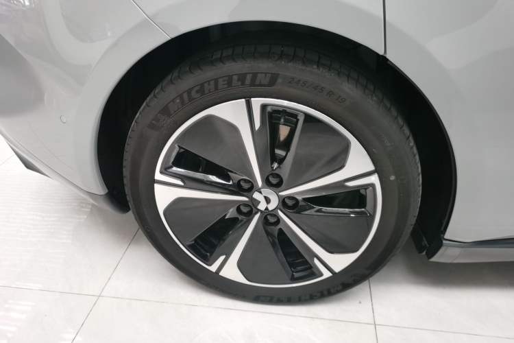 Used Nio ET5T 2024 75kWh Touring Right Rear Wheel Hub