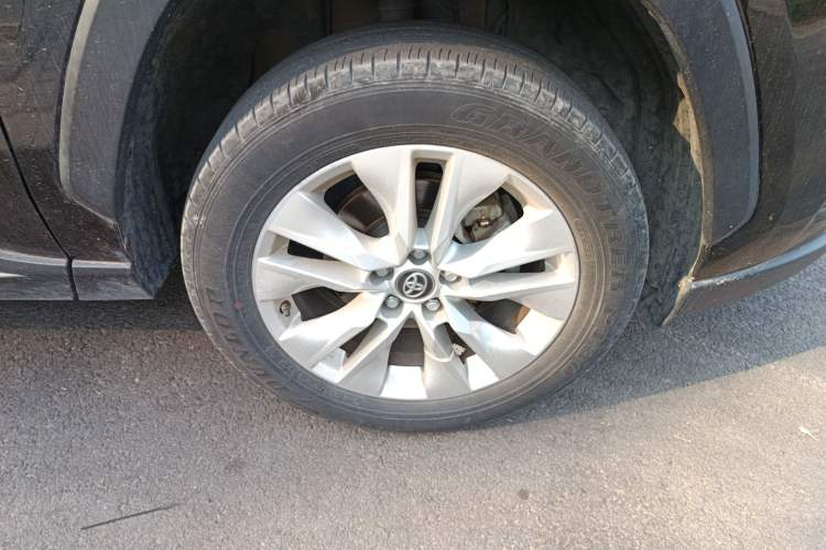 Used Toyota Wildlander 2022 2.0L CVT Two-Wheel Drive Leading Edition Right Front Wheel Hub