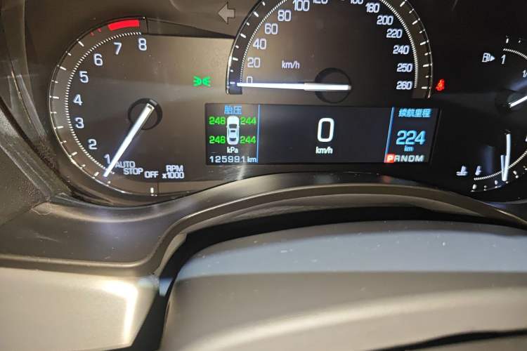 Used Cadillac ATS-L 2017 28T Fashion Edition Odometer Close Up