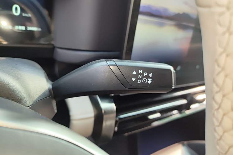 Used iCAR 03T 2024 501km Four-wheel Drive Long-Range Version Gear Lever