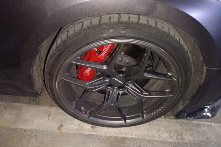 Used Audi RS 5 2021 RS 5 2.9T Coupe Obsidian Edition Right Front Wheel Hub