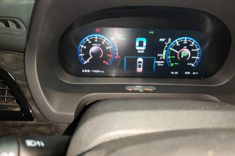 Used BYD Tang New Energy 2015 2.0T Four-Wheel-Drive Flagship Model Odometer Close Up