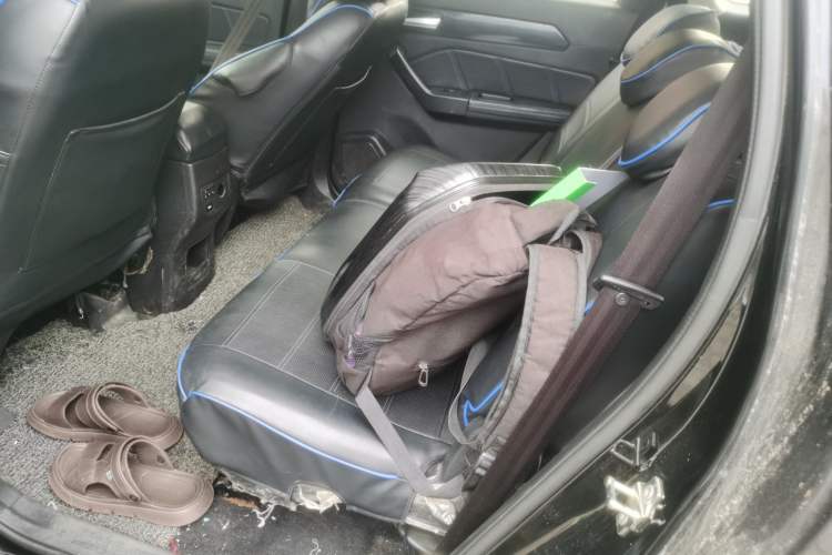 Used BAIC Weiwang M60 2017 1.5L Manual Silver Edition Left Rear Seat