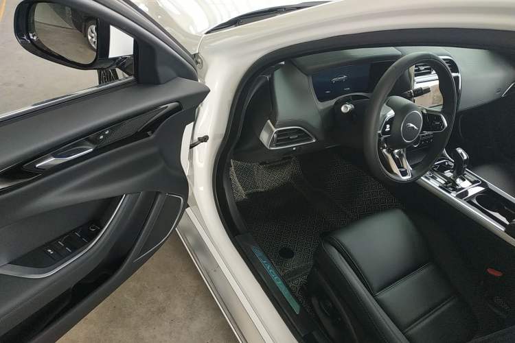 Used Jaguar XEL 2021 2.0T 250 PS S Progressive Elegance Edition
