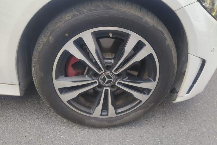 Used Mercedes-Benz C-Class 2020 C 260 Sport Edition Right Front Wheel Hub