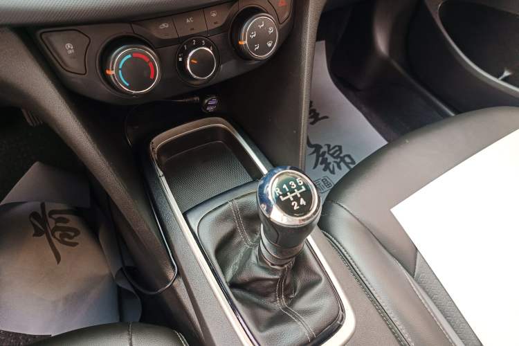 Used Chevrolet Cavalier 2016 1.5L Manual Xinyue Edition Gear Lever