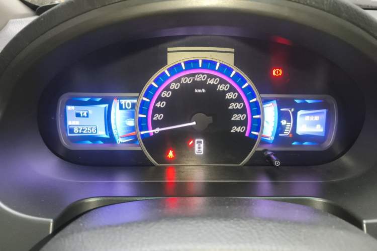 Used BYD S6 2013 Platinum Edition 2.0L Manual Luxury Model
