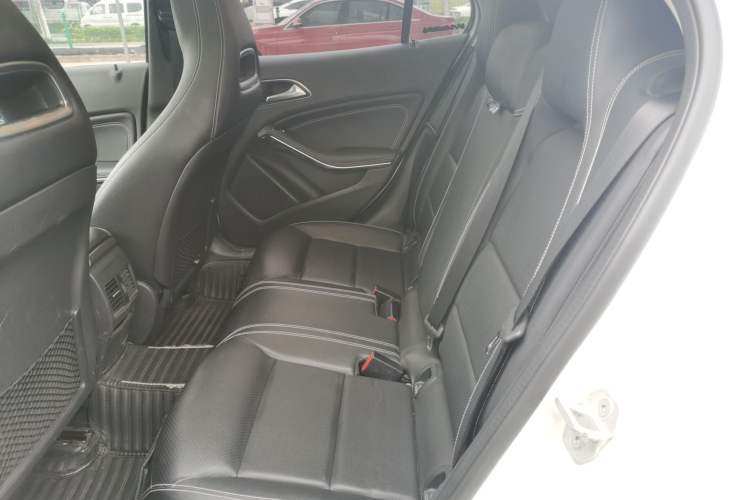 Used Mercedes-Benz GLA 2015 GLA 220 4MATIC Fashion Model
