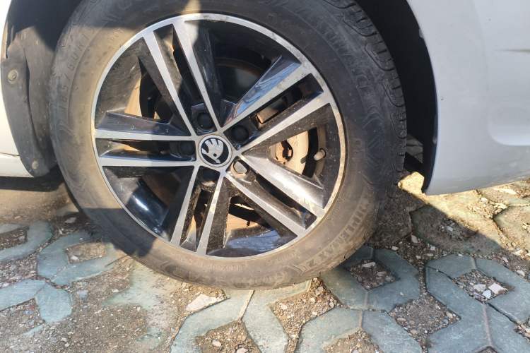 Used Skoda Rapid Spaceback 2016 1.6L Automatic Smart Drive Edition
