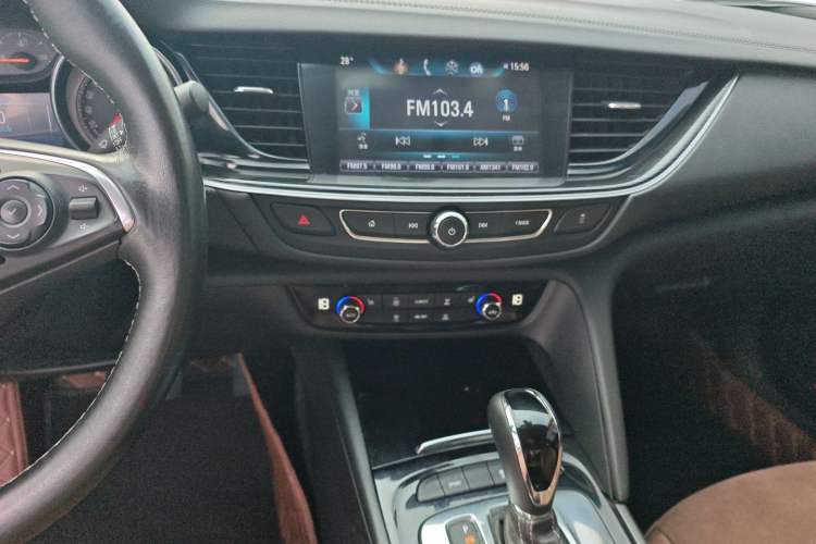 Used Buick Regal 2019 Revised 20T Luxury Version China VI Standard Audio And AC Panel