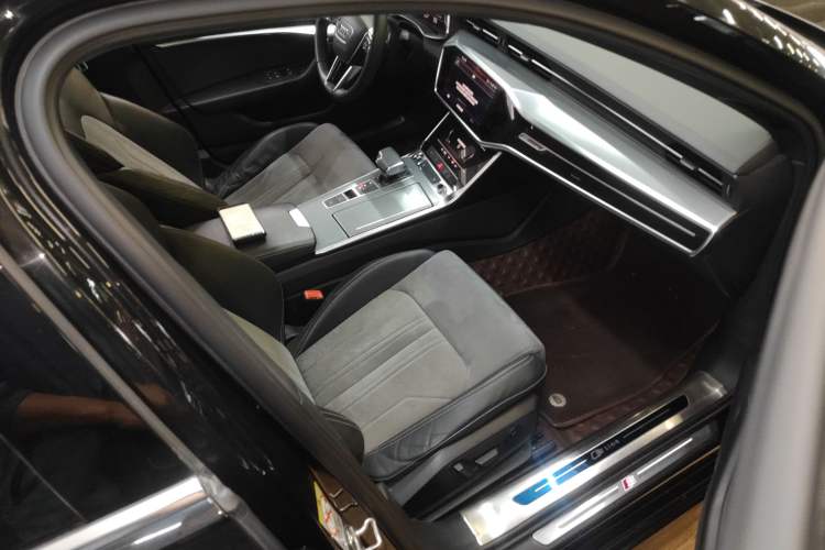 Used Audi A6L 2021 40 TFSI Luxury Dynamic Edition Right Front Seat