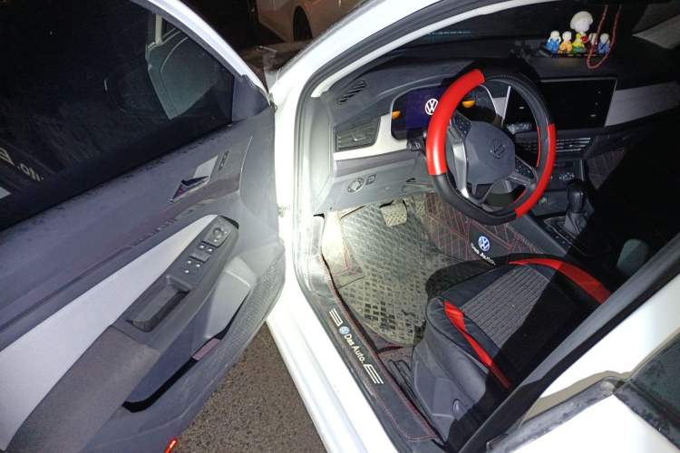 Used Volkswagen Bora 2023 1.5L Automatic Changer Limited Edition Driver Seat