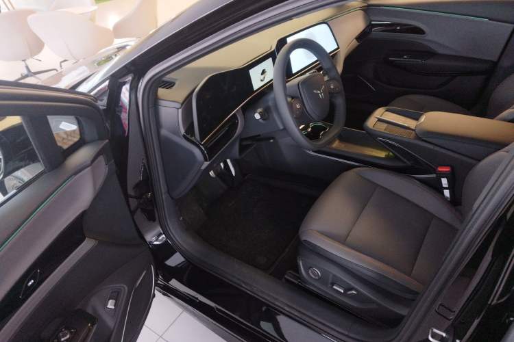 Used Hongqi EH7 2025 600 Smart Selection Edition