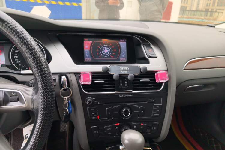 Used Audi A4L 2012 2.0 TFSI automatic Comfort trim level