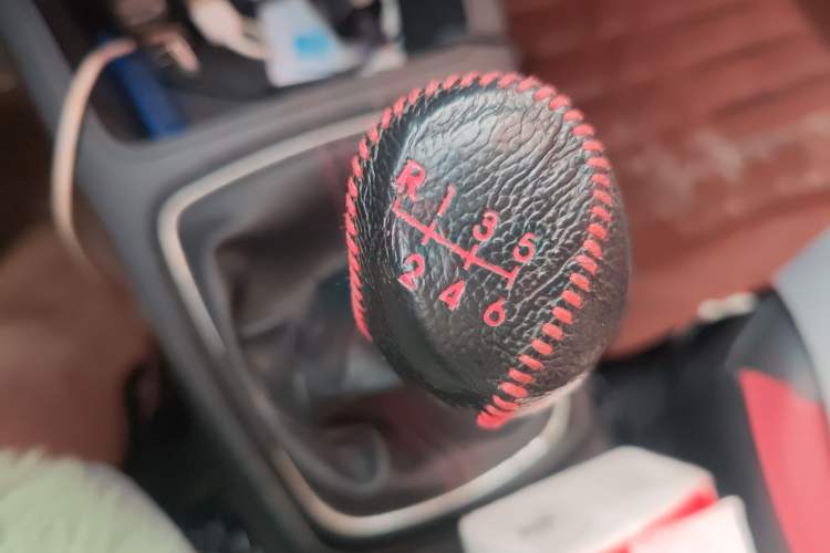 Used Kia KX Cross 2017 1.4L MT GLS
