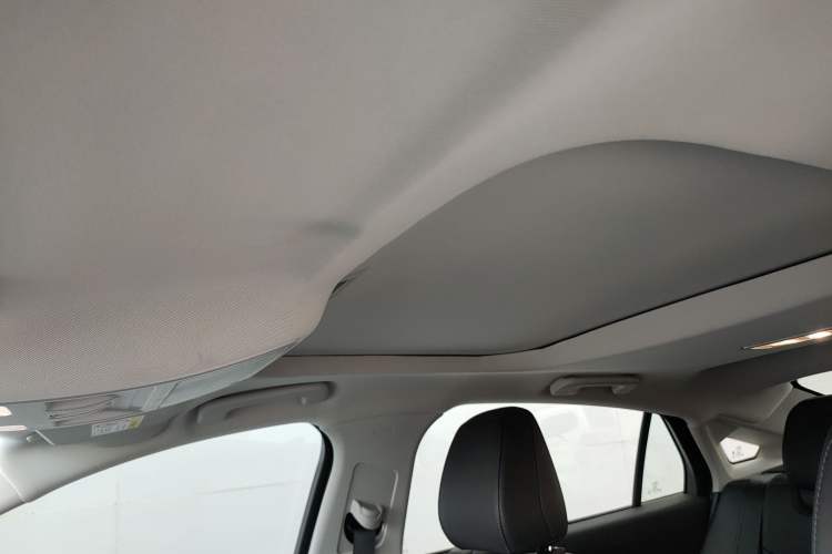 Used Ford Mondeo 2025 2.0T EcoBoost Luxury Version Headliner