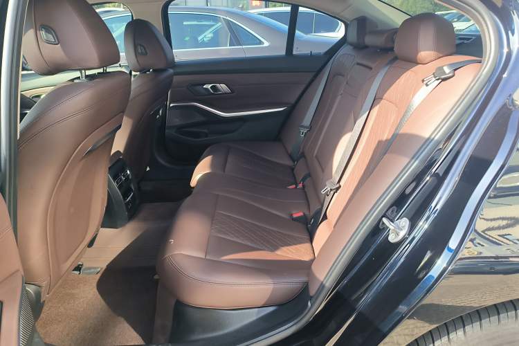 Used BMW i3 2023 eDrive 40 L Midnight Edition
