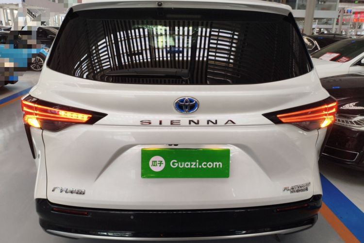 Used Toyota SIENNA 2023 2.5L Hybrid Platinum Edition Rear