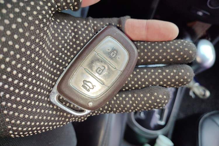 Used Hyundai Verna Ray 2014 1.6L Automatic TOP