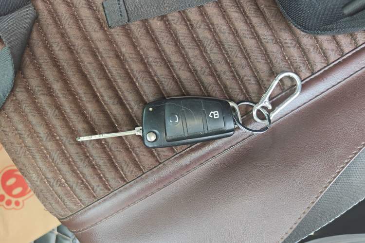 Used JAC Refine M3 2015 Maker Edition 1.6L Luxury Smart Version Vehicle Key