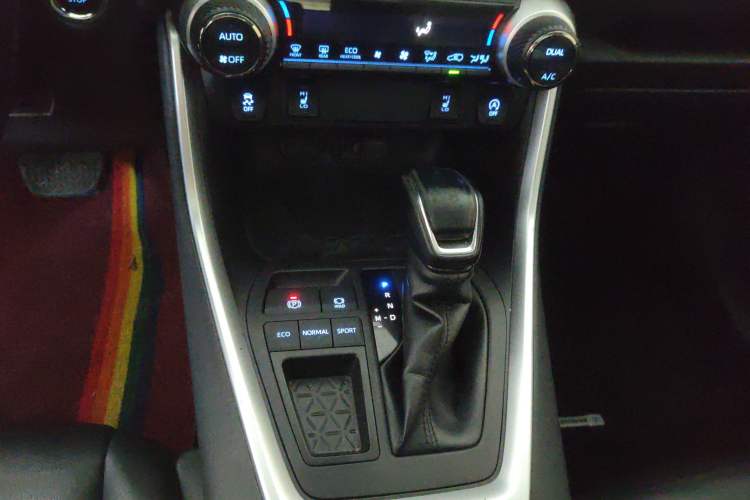 Used Toyota RAV4 2020 2.0L CVT Two-Wheel Drive Fashion PLUS Edition